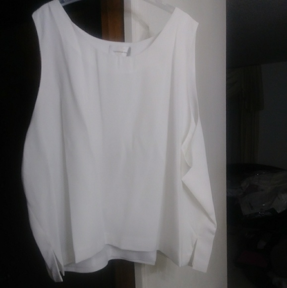 Dresses, Suits, Skirts - Picture 2 of 3